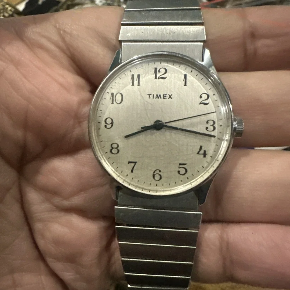 Working Vtg Timex Manual Wind 34mm Mens Watch Silver Tone Works Fine Fit 7.5
